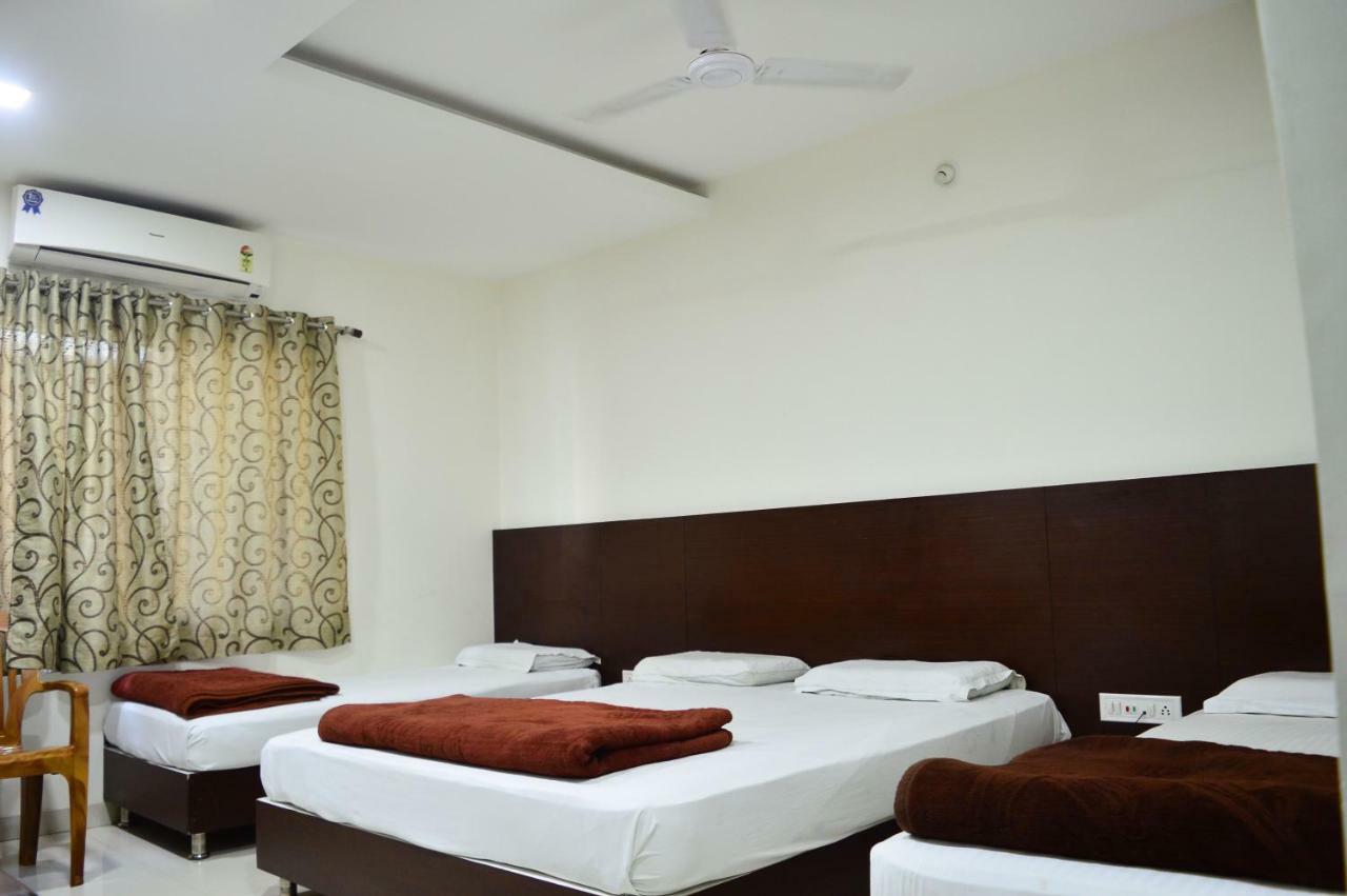 Hotel Maheshwari Avenue Ujjain Buitenkant foto