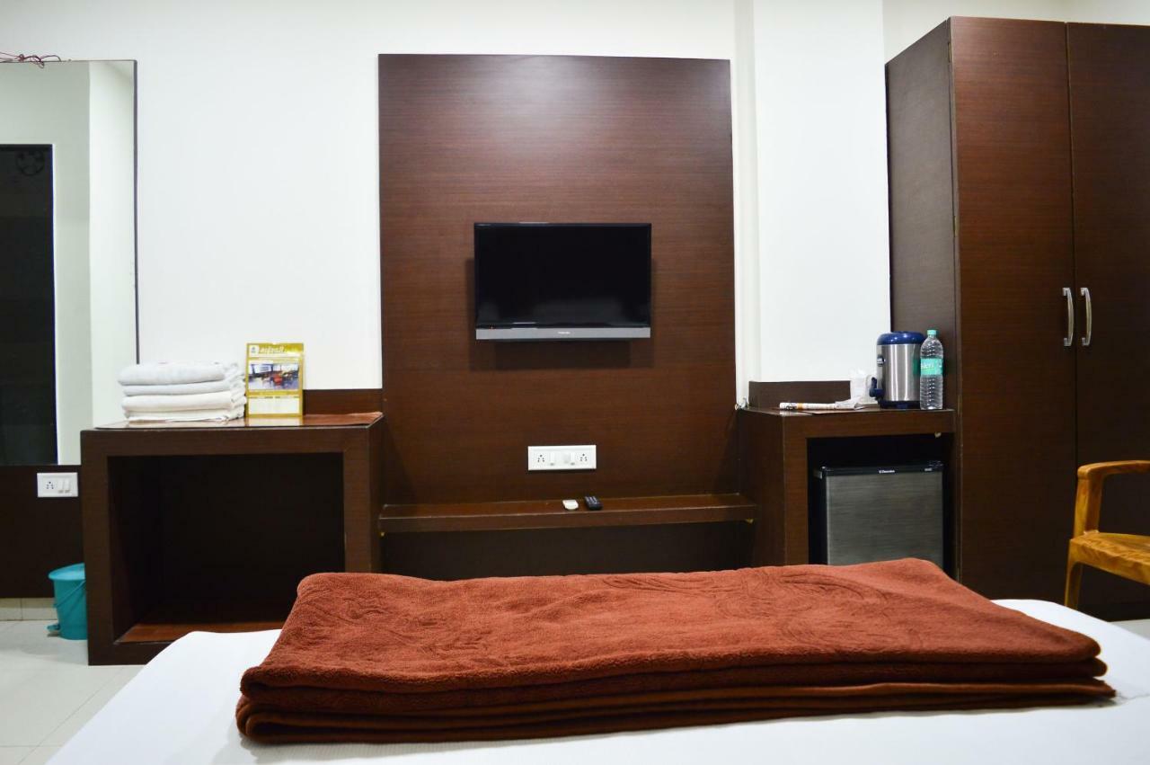 Hotel Maheshwari Avenue Ujjain Buitenkant foto