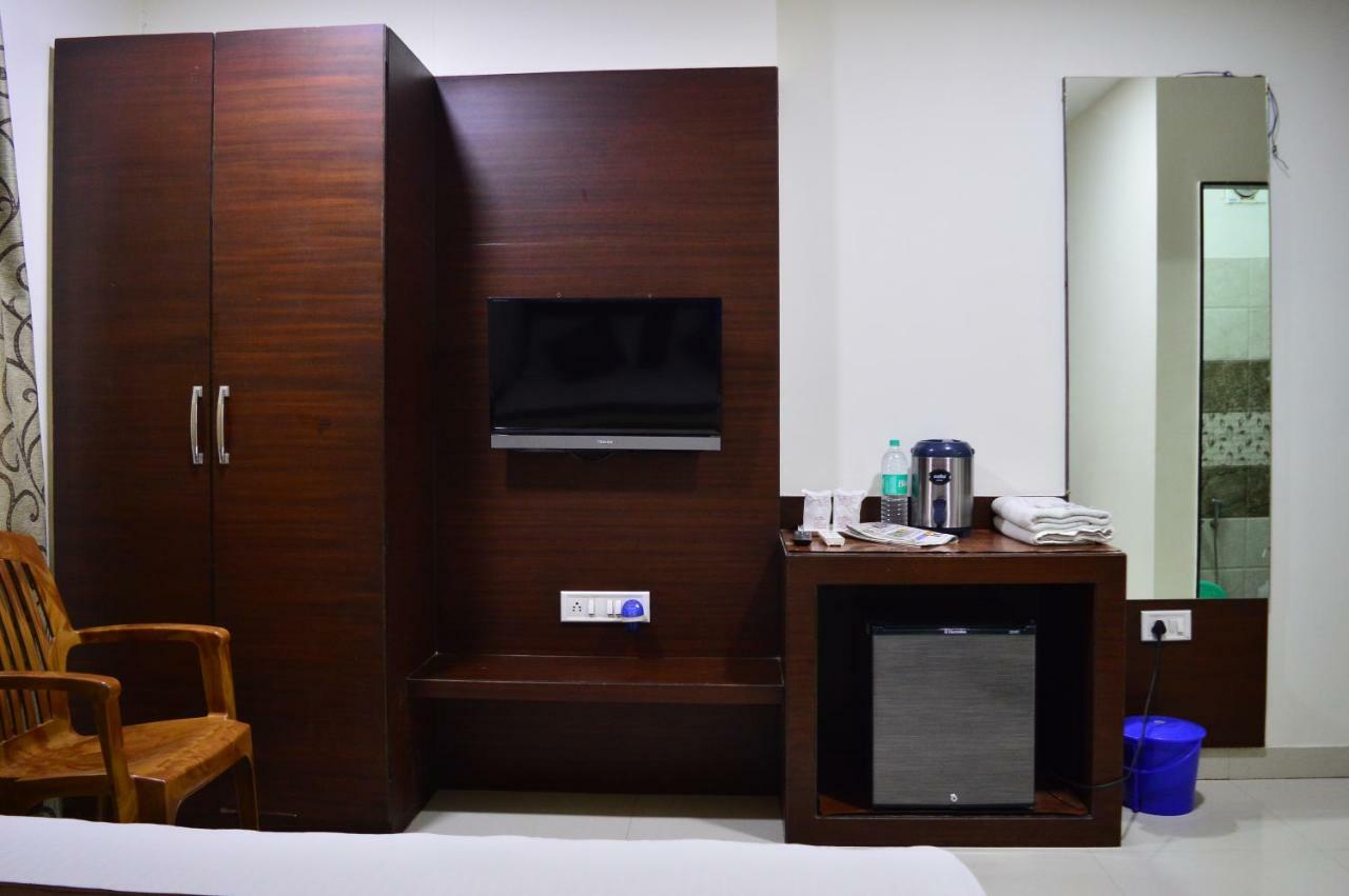 Hotel Maheshwari Avenue Ujjain Buitenkant foto