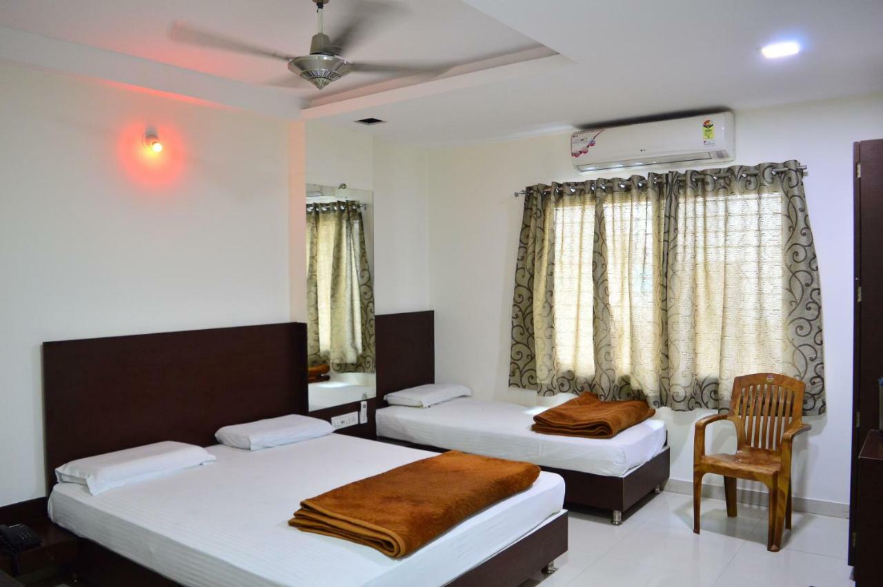 Hotel Maheshwari Avenue Ujjain Buitenkant foto
