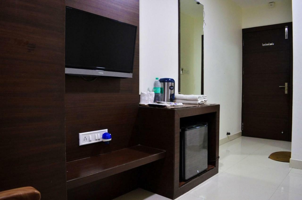 Hotel Maheshwari Avenue Ujjain Buitenkant foto