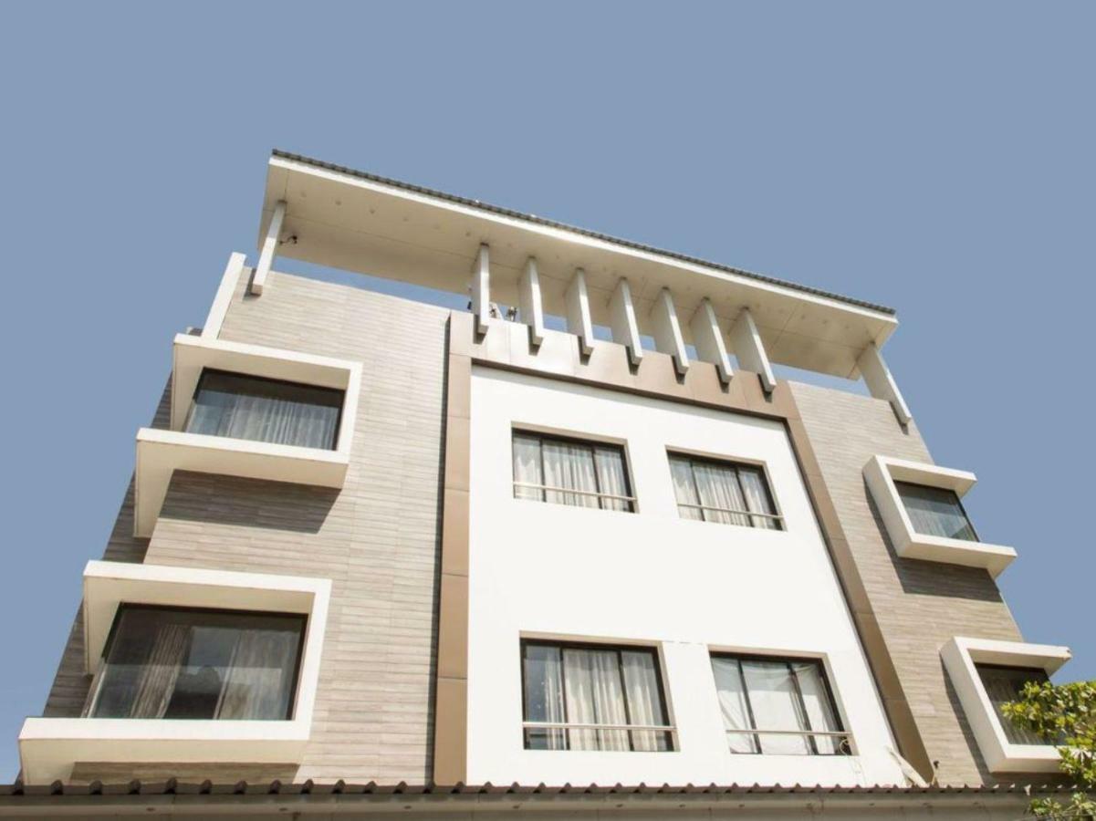 Hotel Maheshwari Avenue Ujjain Buitenkant foto